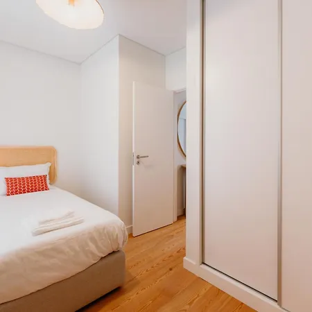 Apartman Mary Orange - No 236 1d - Chick & Cozy Two-bedroom *
