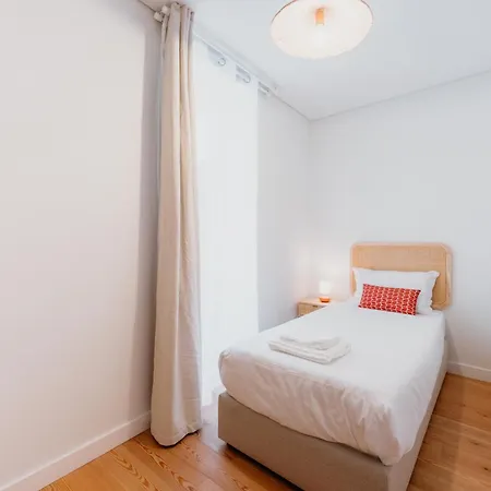 Mary Orange - No 236 1d - Chick & Cozy Two-bedroom